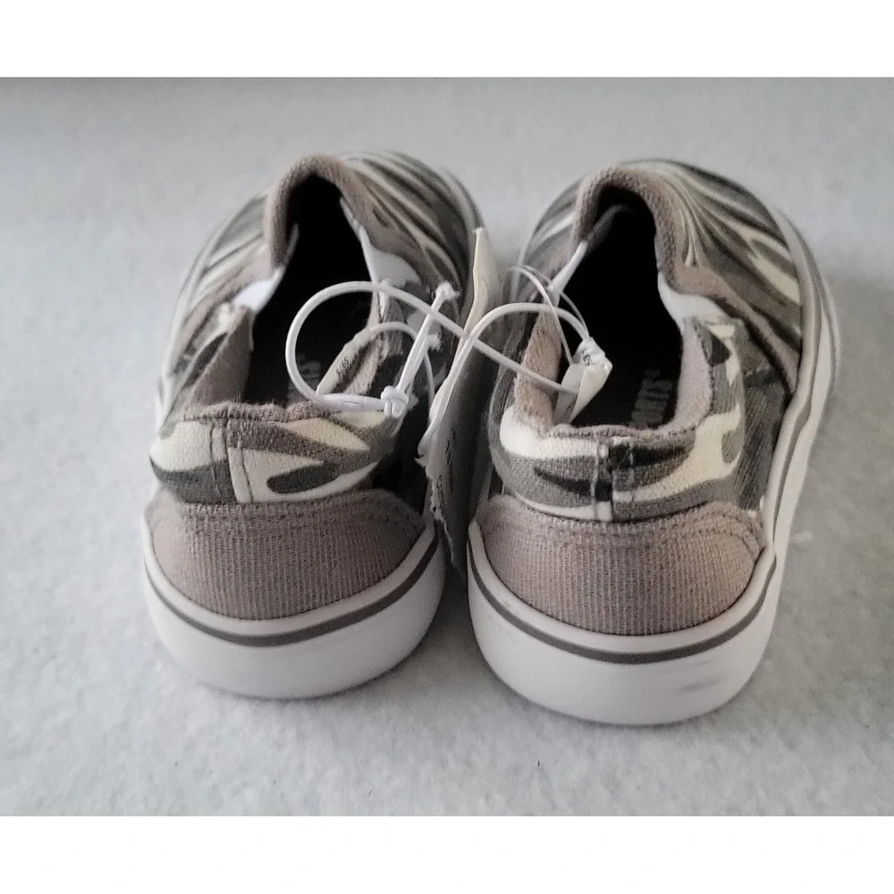 US SPORTS brand‎ Kids Camouflage Slip-On Sneakers size 7.